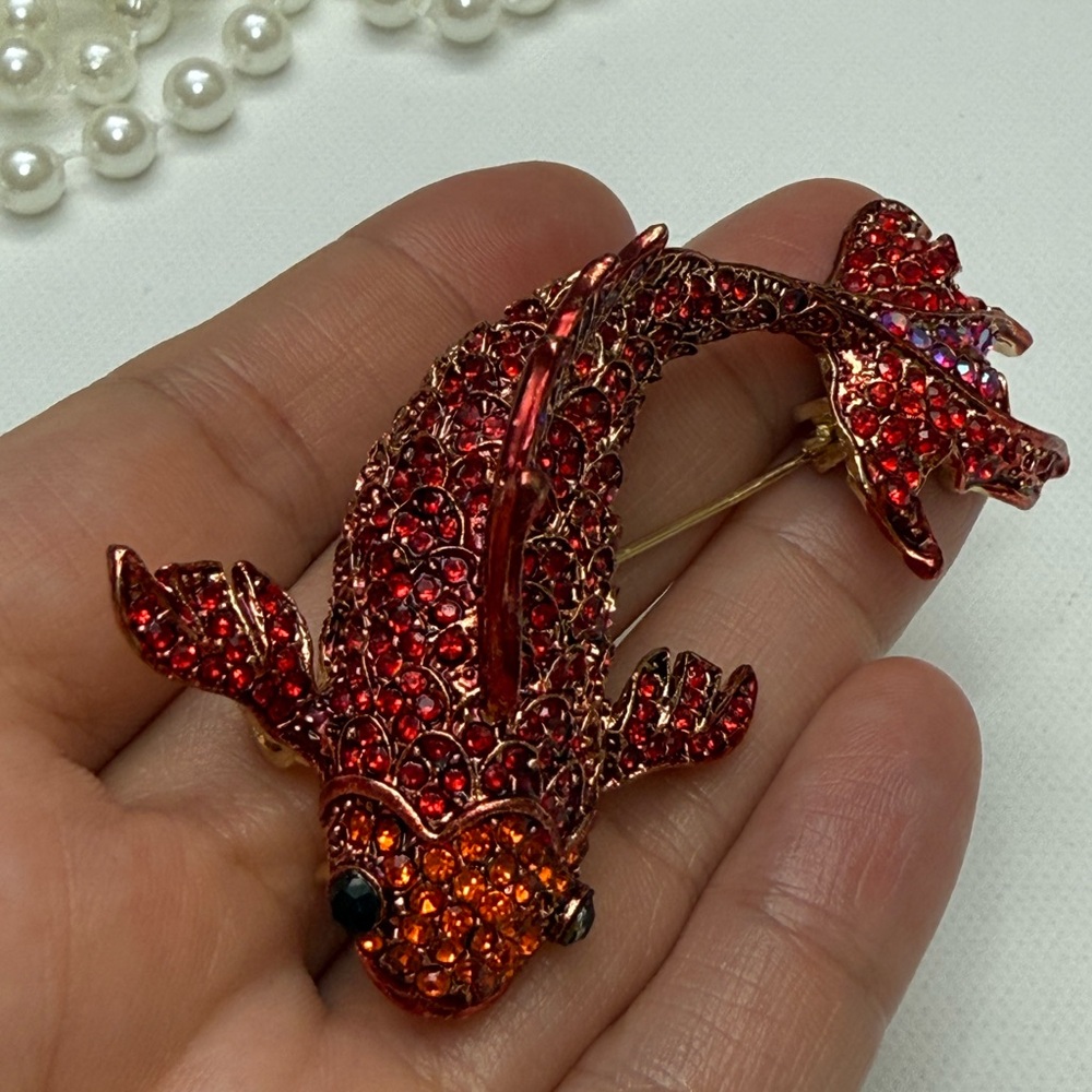 Betsey Johnson Sparkly Red Fish Brooch Pin - Picture 7 of 8